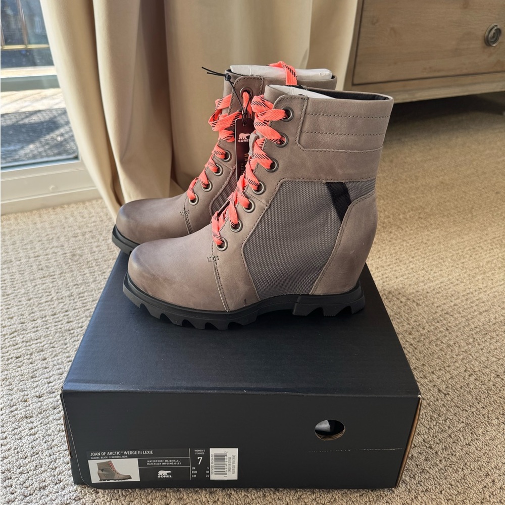 Sorel Women's Boots in Gray and Coral